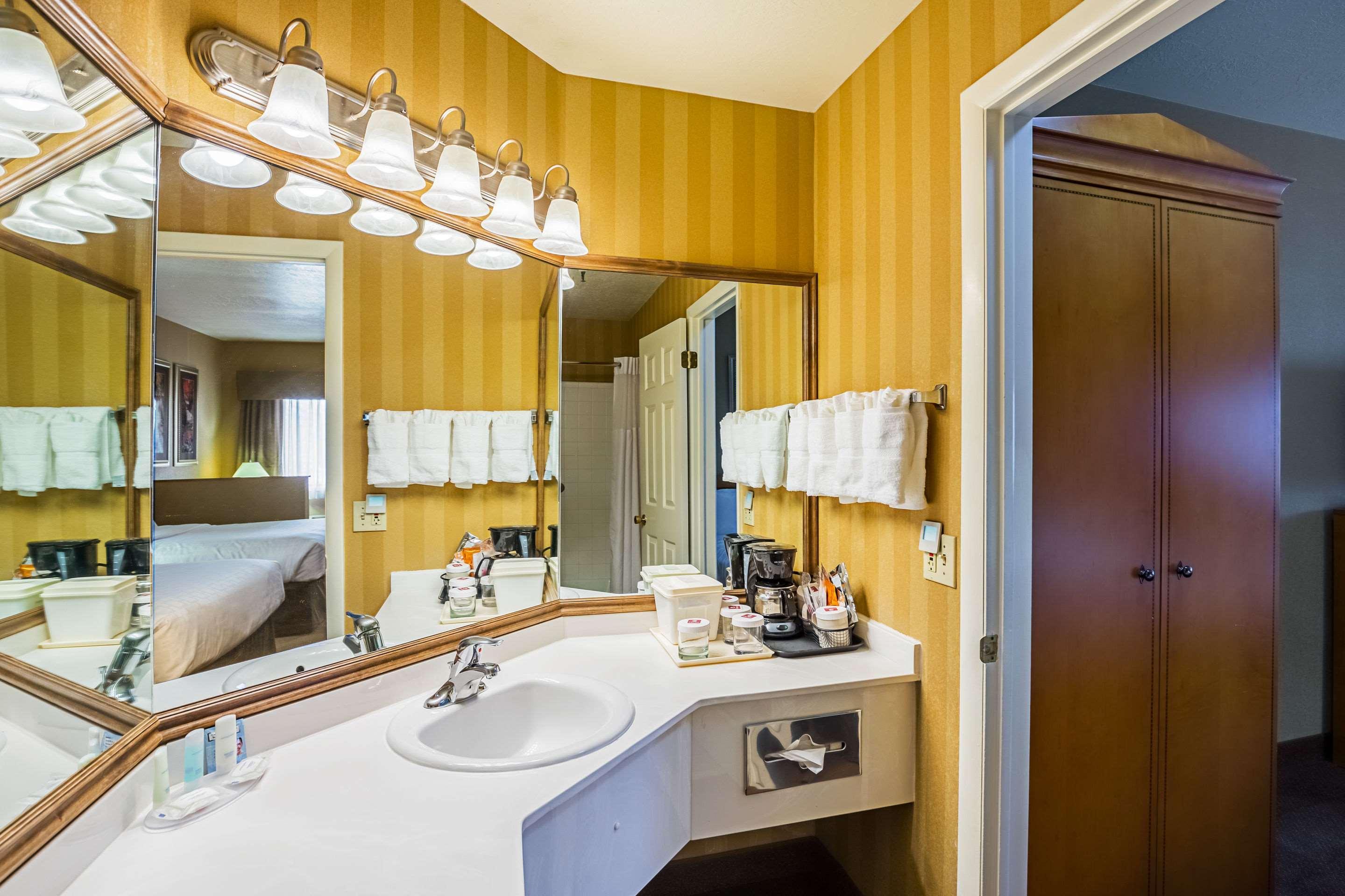Clarion St George - Convention Center Area Hotel 3*